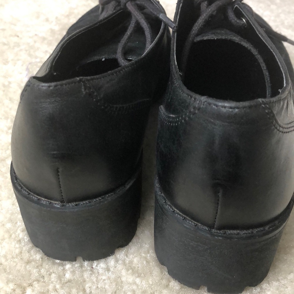 Shoes - Picture 6 of 7